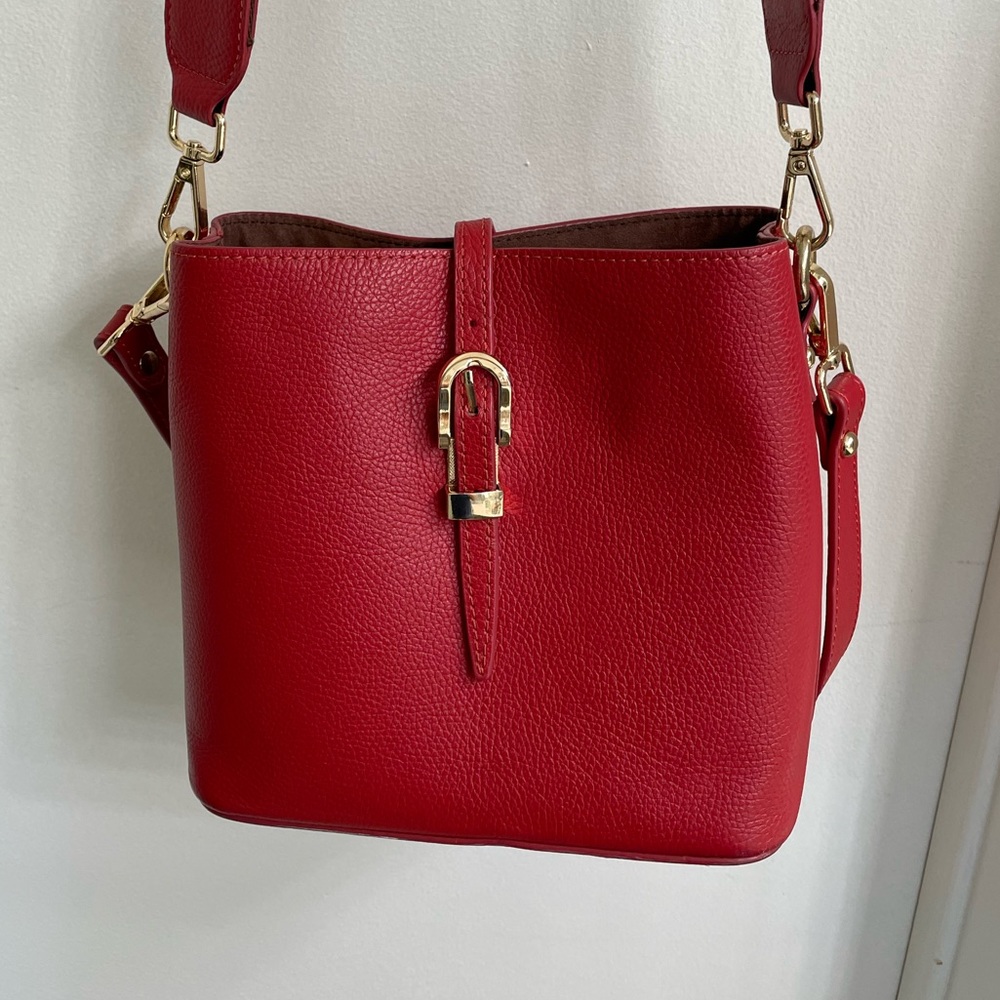 Montana West purse/crossbody. Removable purse and crossbody strap.  Pebbled red!